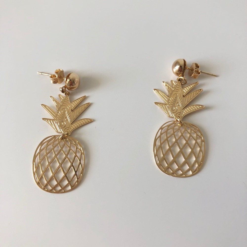Gold Pineapple Hang Earrings